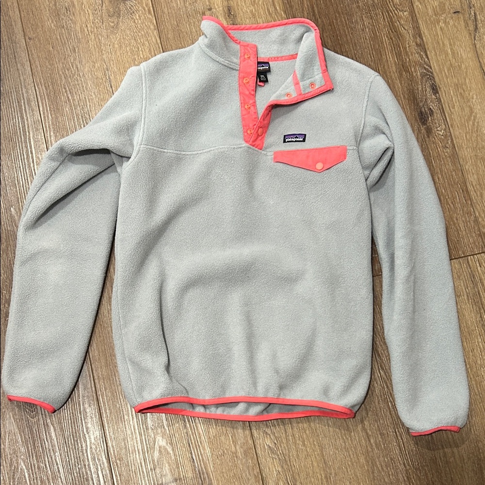 Girls Patagonia pullover